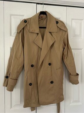 Casual Light Short Trench Coat in Khaki